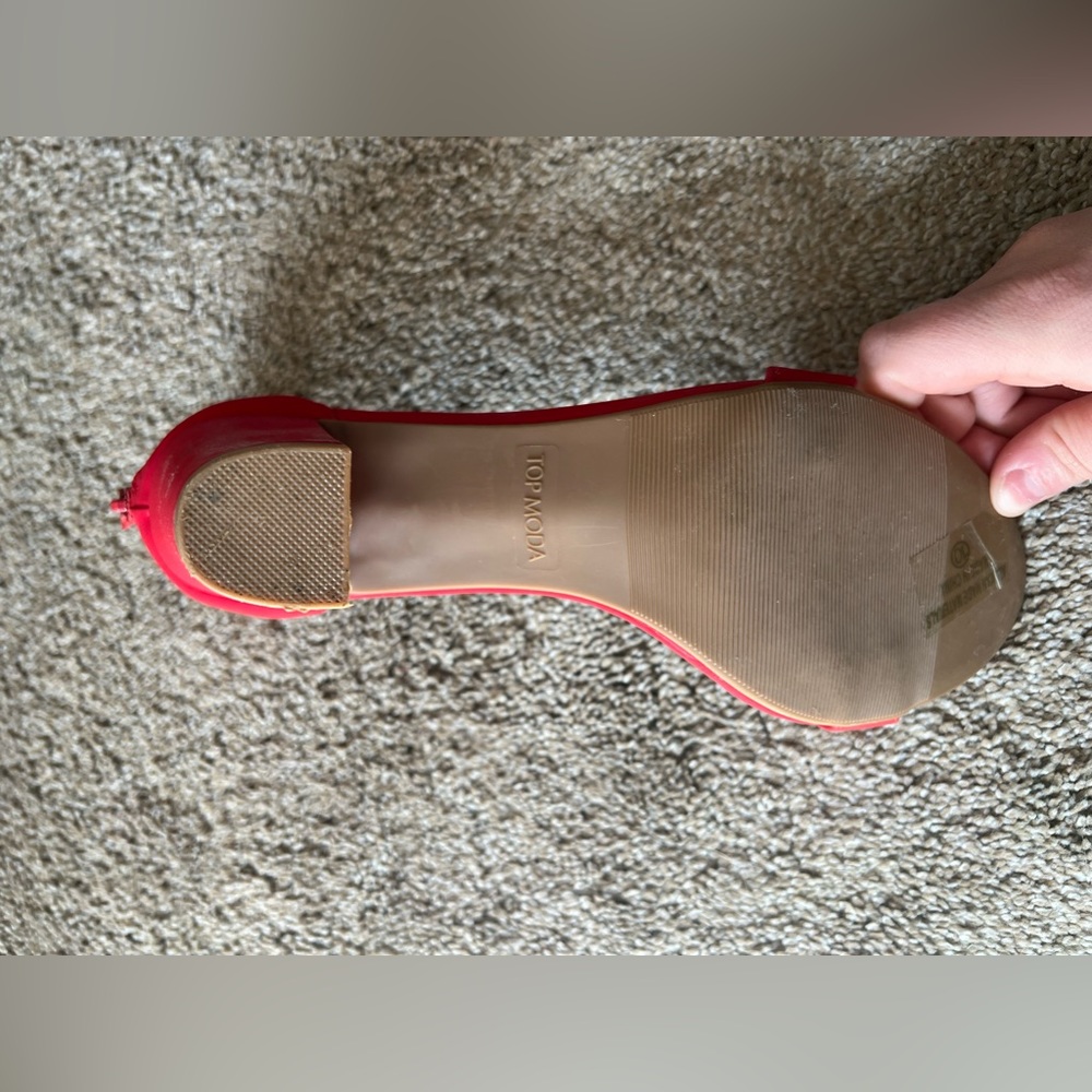 High Heels - Picture 3 of 4